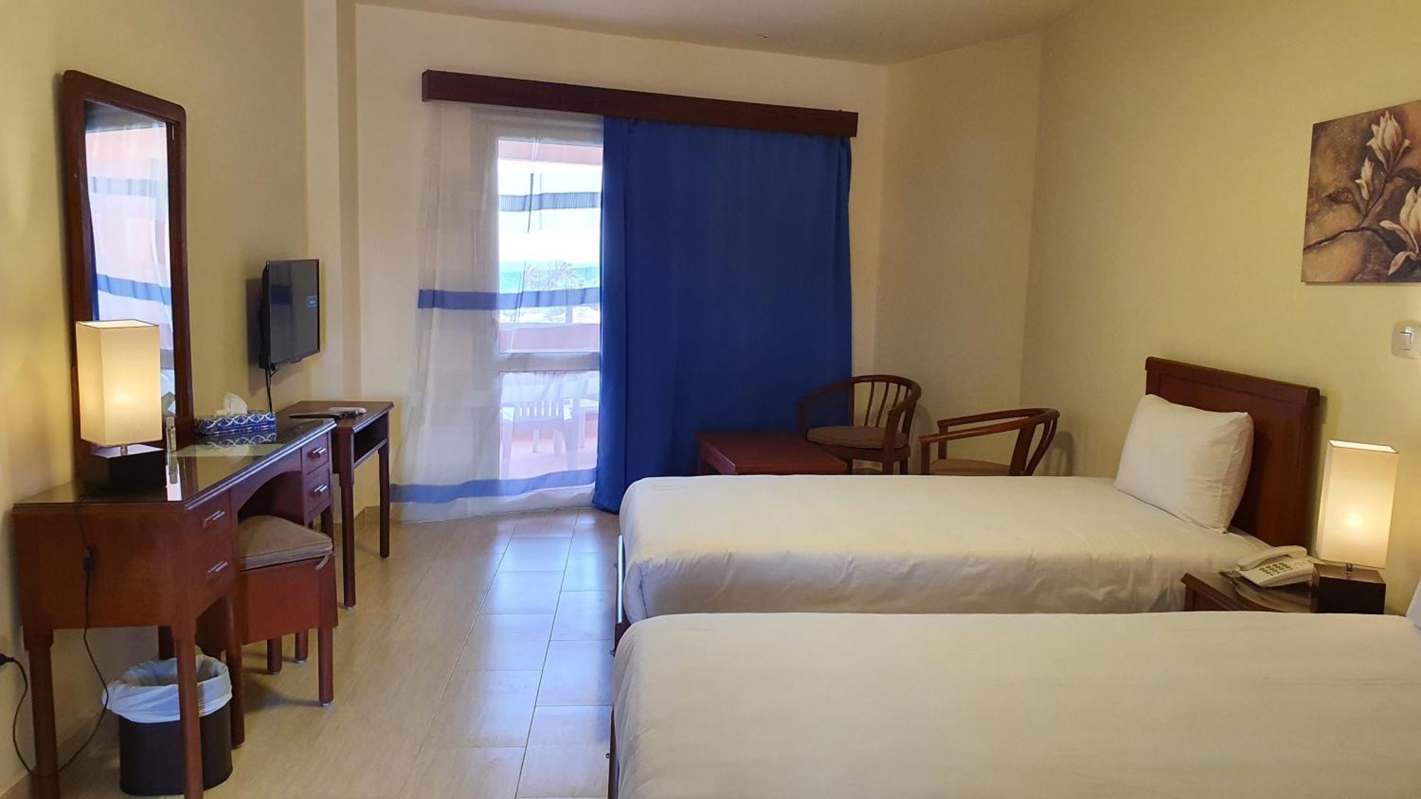 Fanar Hotel Ajn-Szuhna Szoba fotó